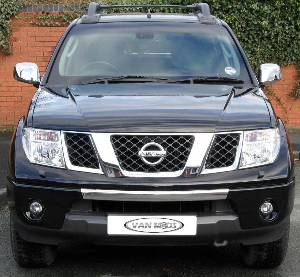 Nissan navara front bumper cover #7