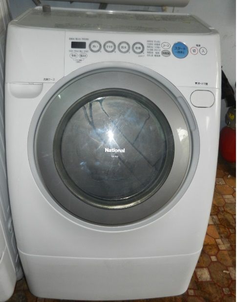 bán gấp máy giặt nội địa national v80, máy đẹp,  giá 5,5 triệu, bảo hành 12 tháng.