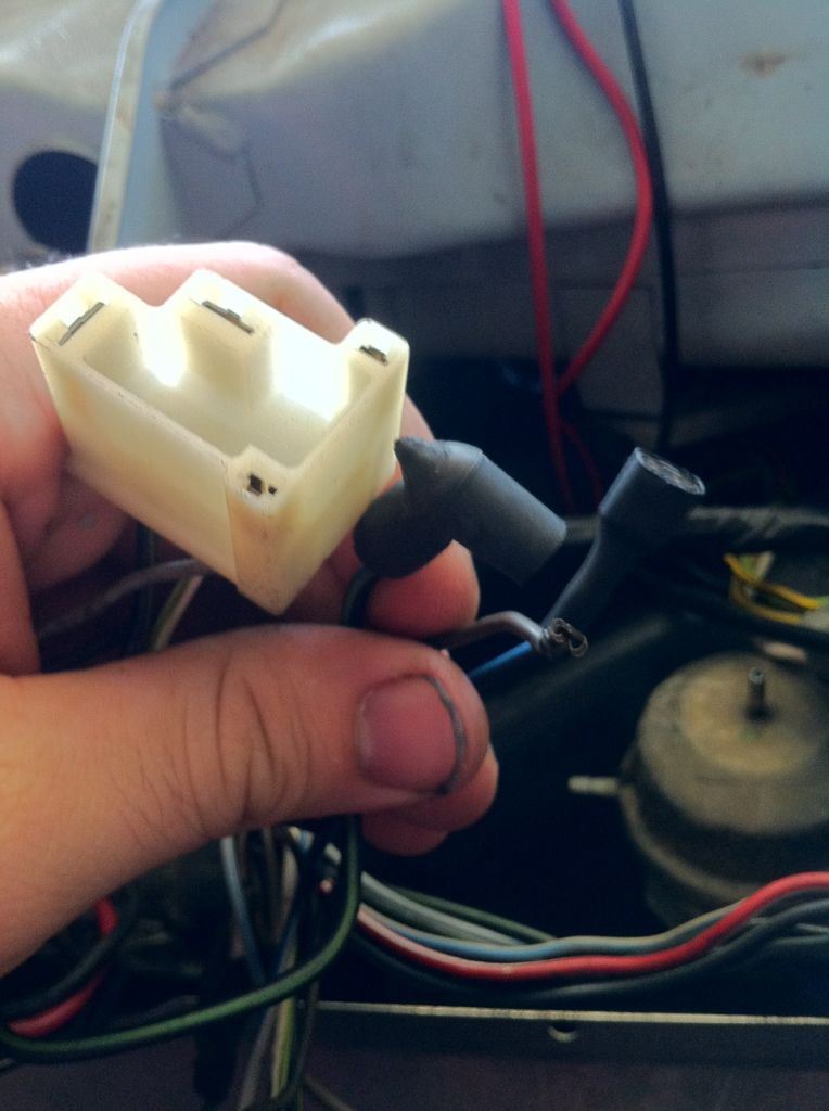 VWVortex.com - Caddy Fuse panel wiring question