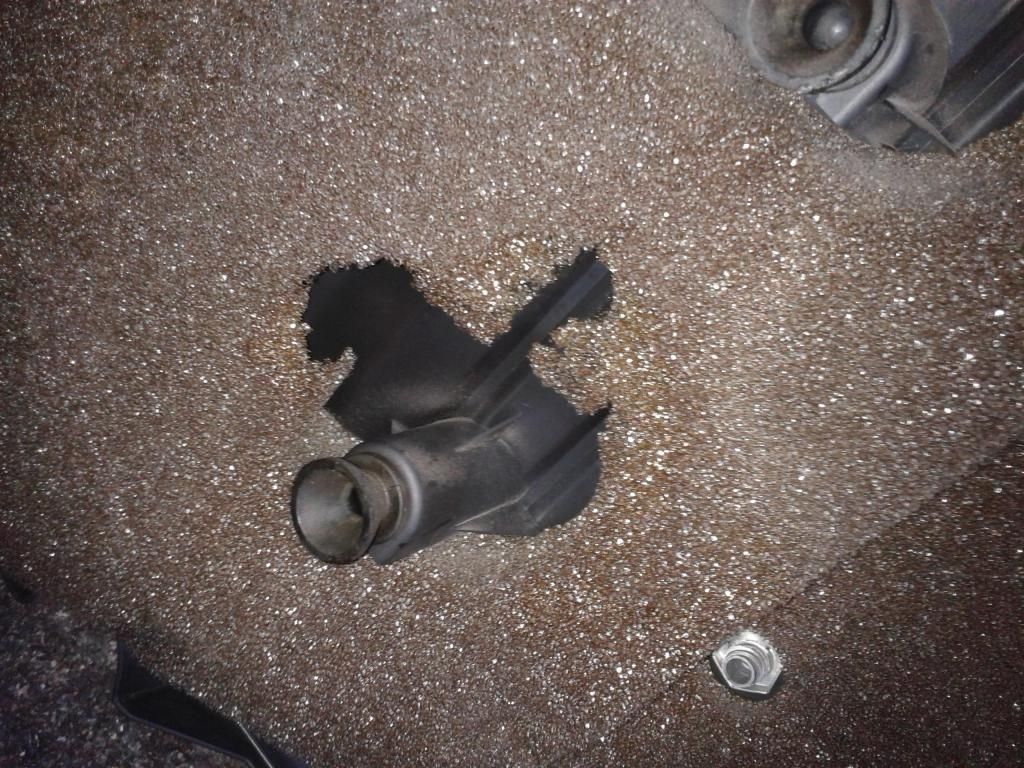 Engine cover foam removal !!! Chrysler 300C & SRT8 Forums