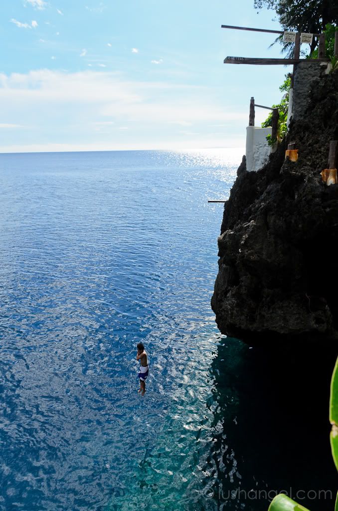 boracay-cliff-diving