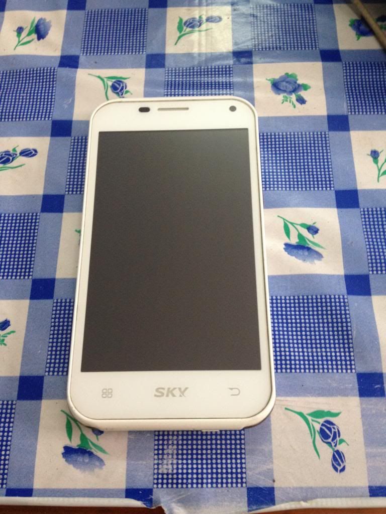 Sky A810 white và Sky A860 white ....giá rẻ !!!