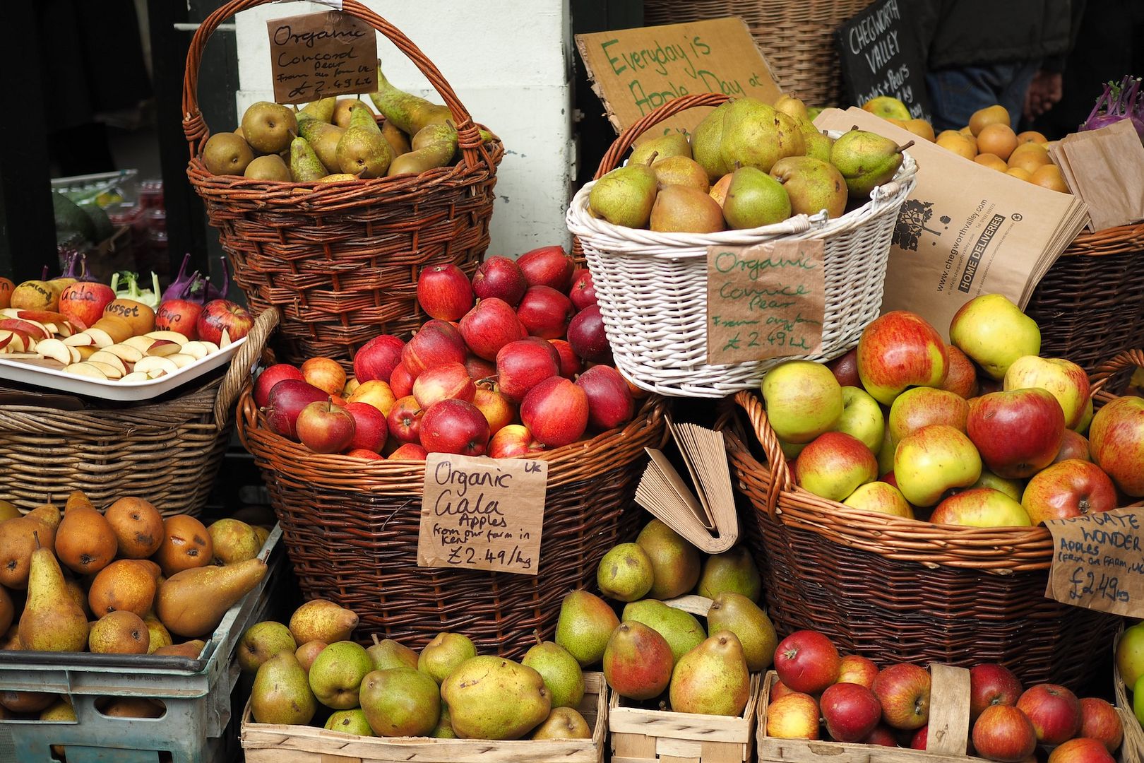  photo uk borough market uk organic food shopping.jpeg