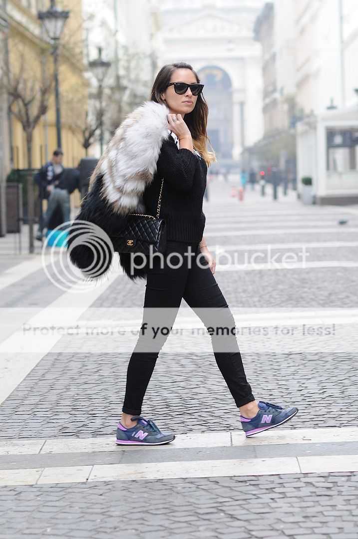 casual outfit walking Budapest.jpg