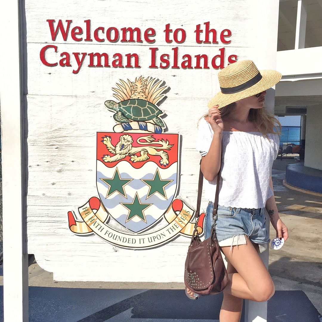  photo Cayman Islands cruise travel cruceros islas caiman MSC Caribe.jpg