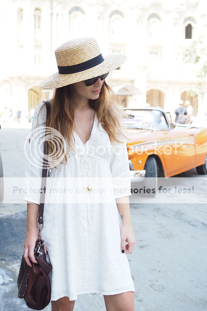  photo fashion bloggers street style casual how to wear white dress_1.jpg