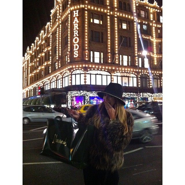 londonharrodsshopping.jpg