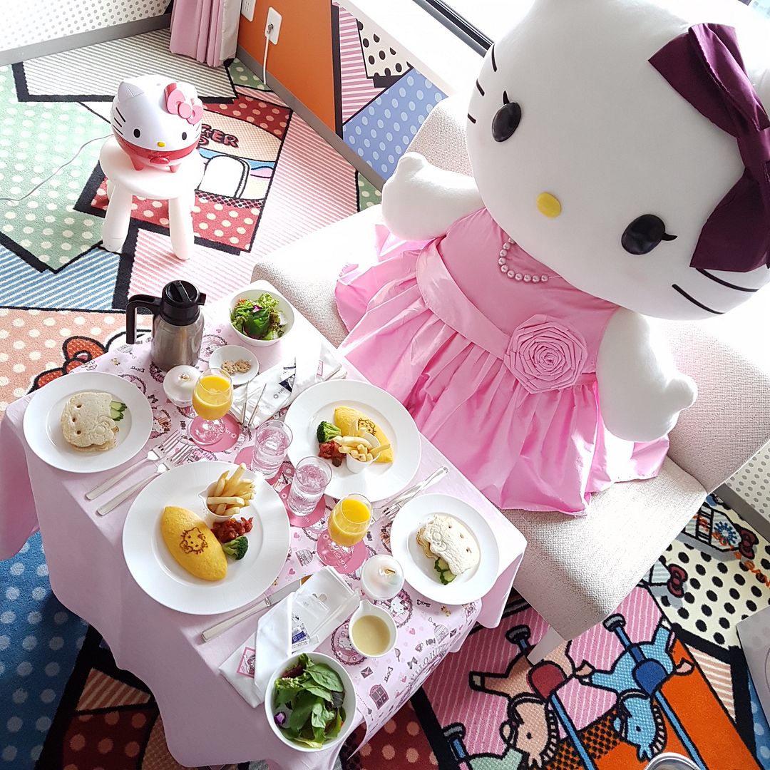  photo hello kitty breakfast tokyo hotel sanrio food restaurant.jpeg